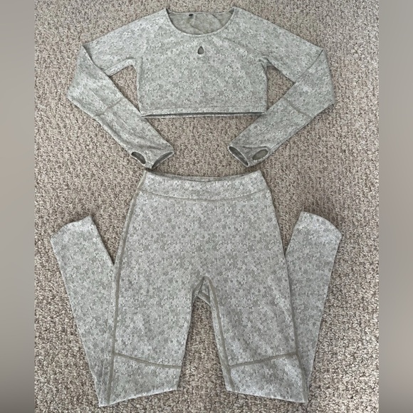 Gymshark Fleur Textured Marl Workout Set - Washed Khaki Marl Green - Picture 14 of 14
